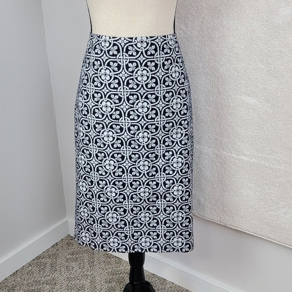 Talbots Dresses & Skirts - Talbots NEW Women 16 Navy White Floral Geometric Midi Career Mod Pencil Skirt